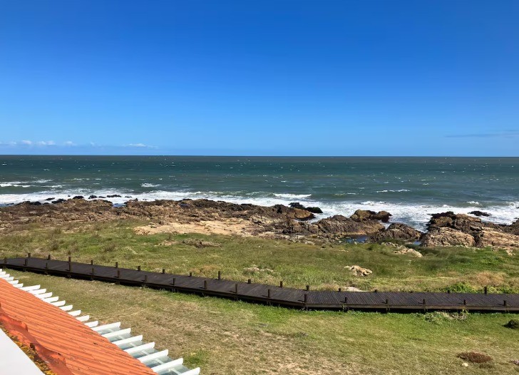 Excelente Penthouse reciclado primera linea frente al mar en Montoya